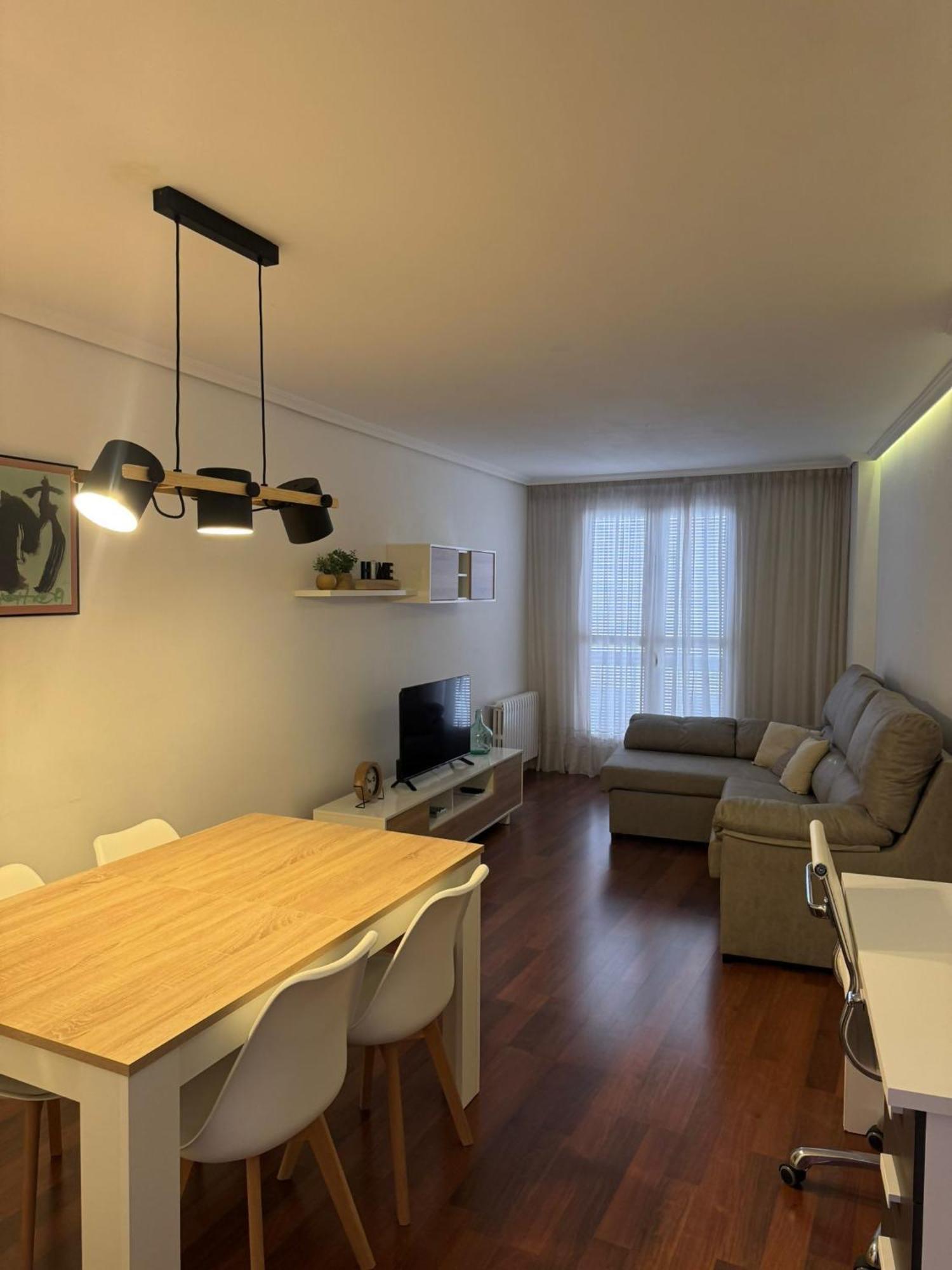 Apartamento Turistico Plaza Del Ayuntamiento Daire Ponferrada Dış mekan fotoğraf